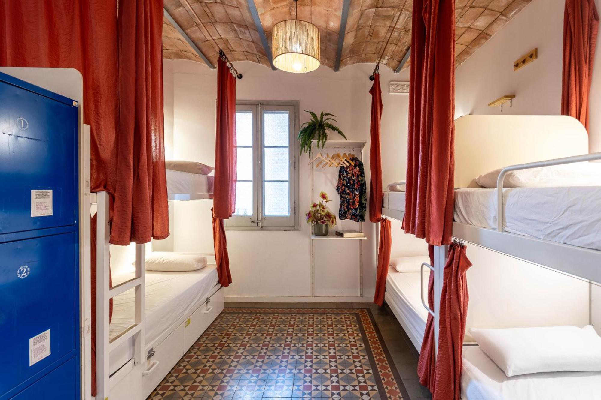 Single Bed in 6-Bed Dormitory Room,1588157827:JPEG
